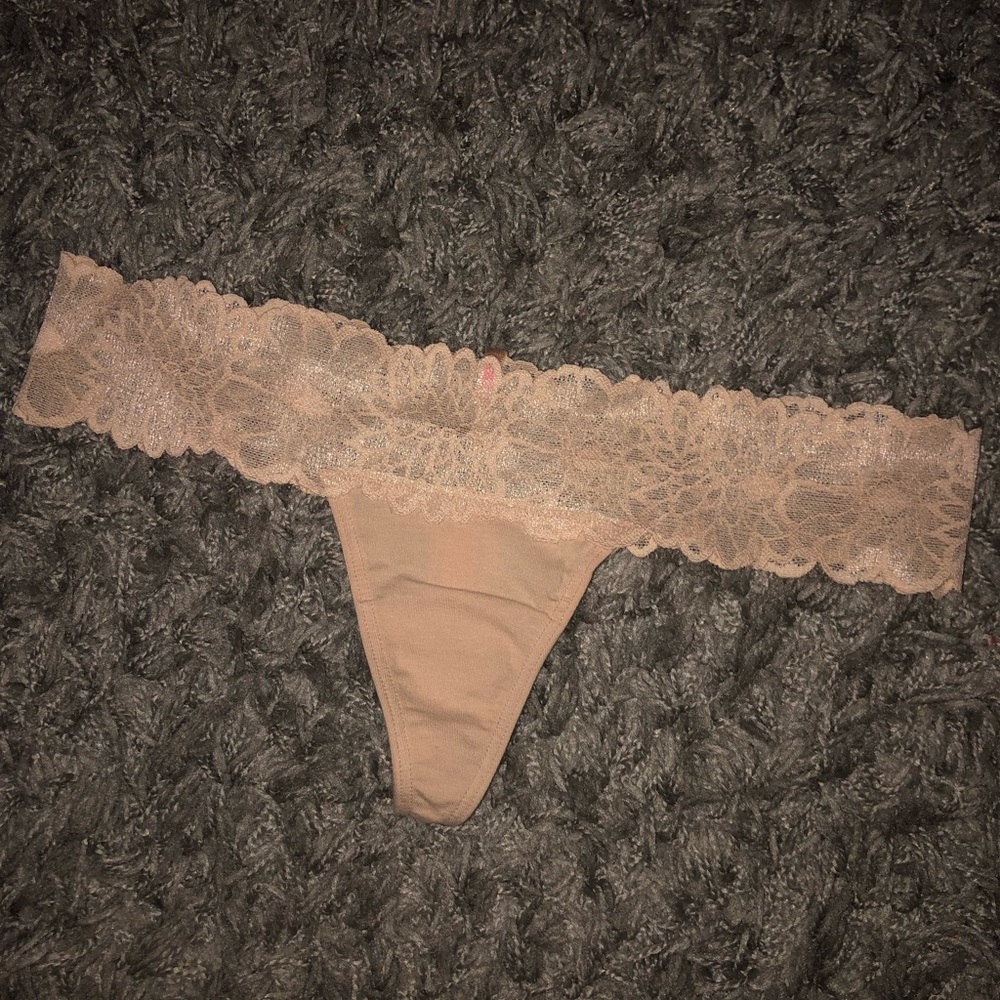 2016 Victoria’s Secret PINK Extra Low Rise Thong, Size M, New With Tags